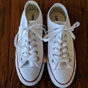 White Converse Chuck Taylors Size 7
